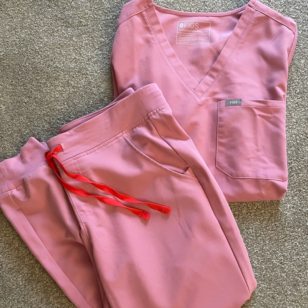 Figs Chalk Pink medium size Catarina top ONLY